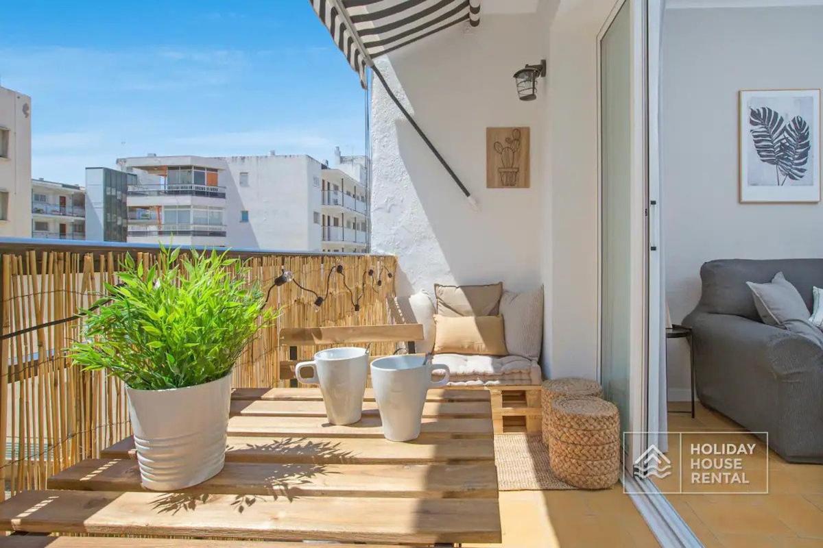 Cosy 3-Bedroom Apartment For 6-8 People Just 50M From The Beach Salou Bagian luar foto